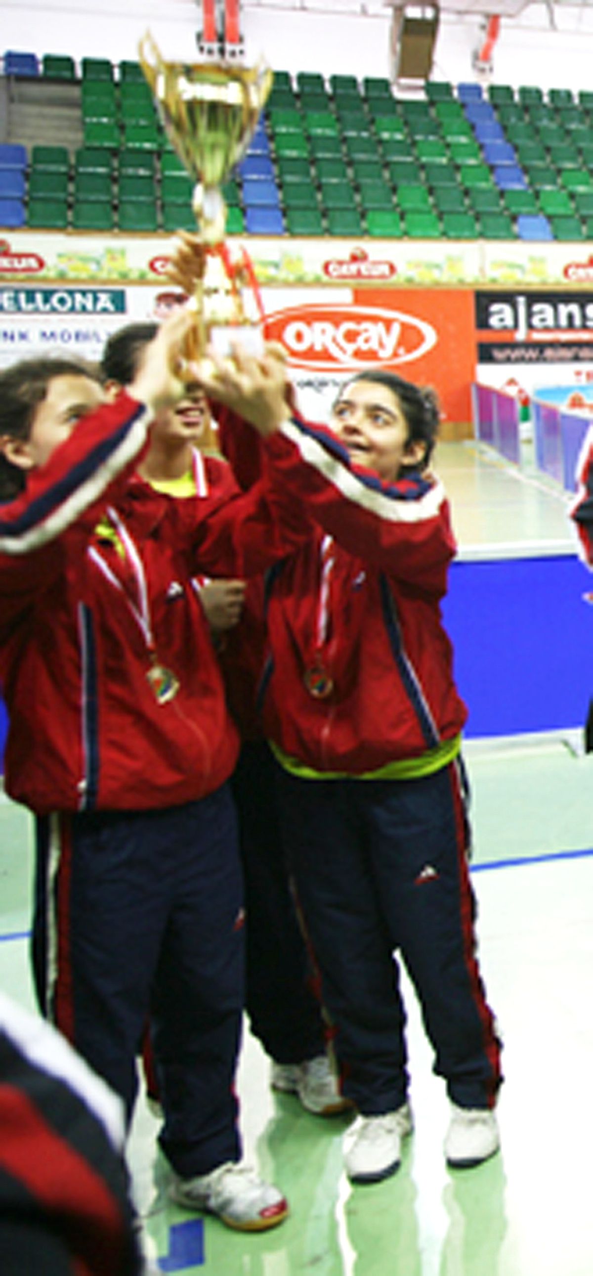 Minik Kızların Büyük Başarısı