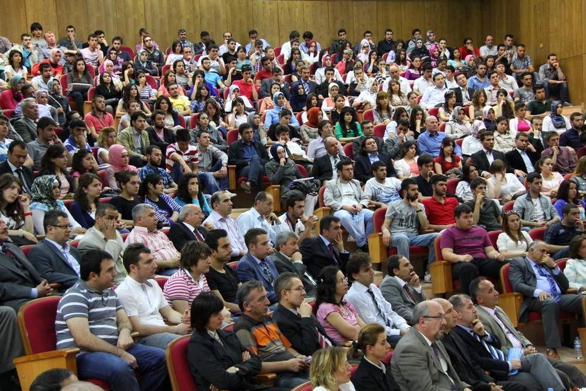Niğde\'de Türk Tarihi ve Türk Jeopolitiğinin Geleceği Konulu Konferans