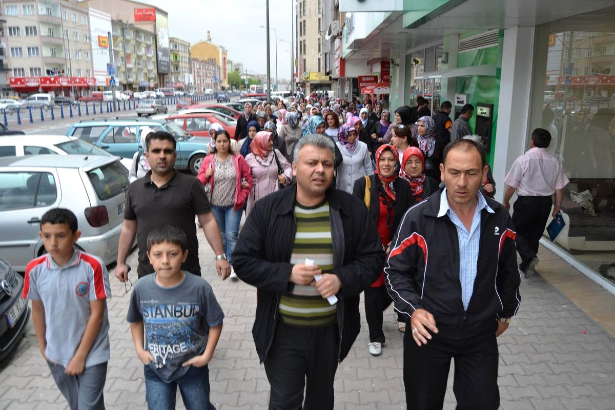Öğrenci Velilerinden Ortaokul İsyanı
