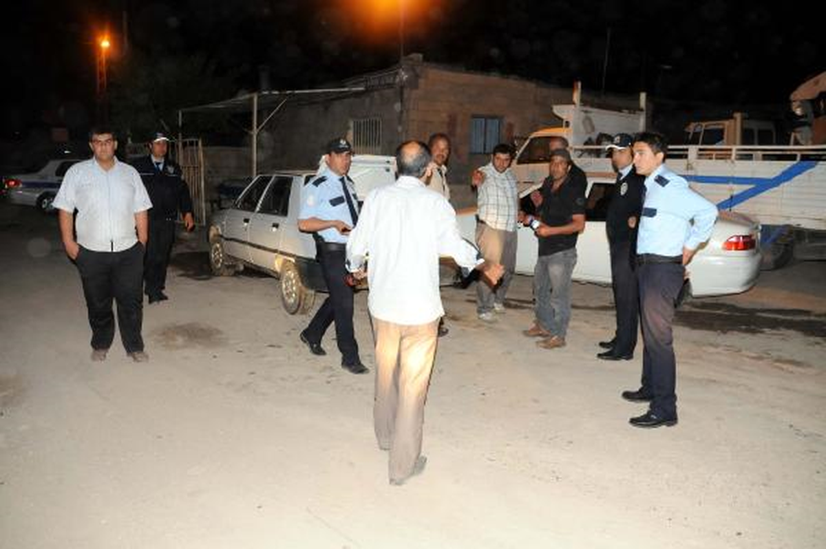 Polis, Sokakta PKK\'lı Aradı