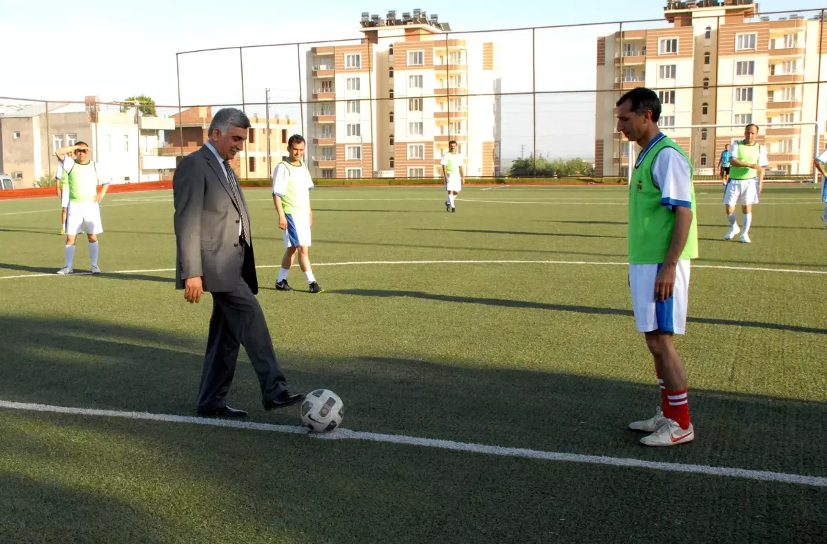 Şehit Fahri Yaldız Futbol Turnuvası Başladı