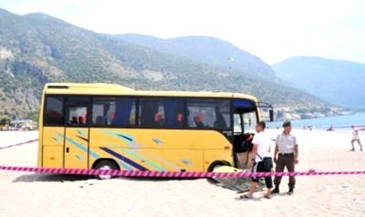 Üniversite Öğrencilerini Taşıyan Otobüsün Devrilmesi
