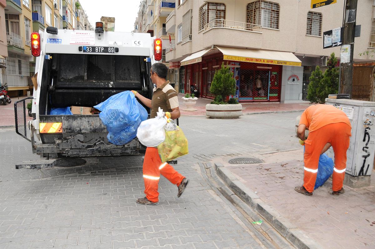 Yenişehir'de 'Poşetlerle Çöp Toplama Projesi' Başladı