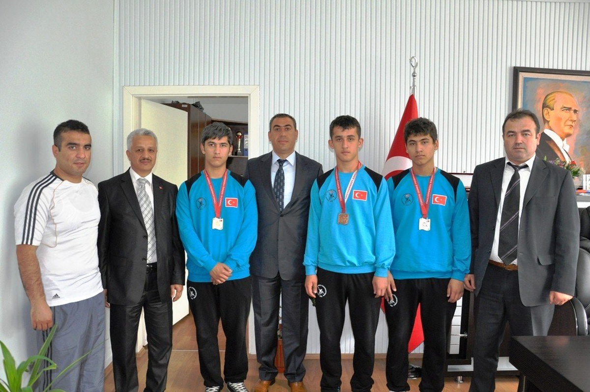 Yetiştirme Yurdu Güreşçilerinden Ziyaret