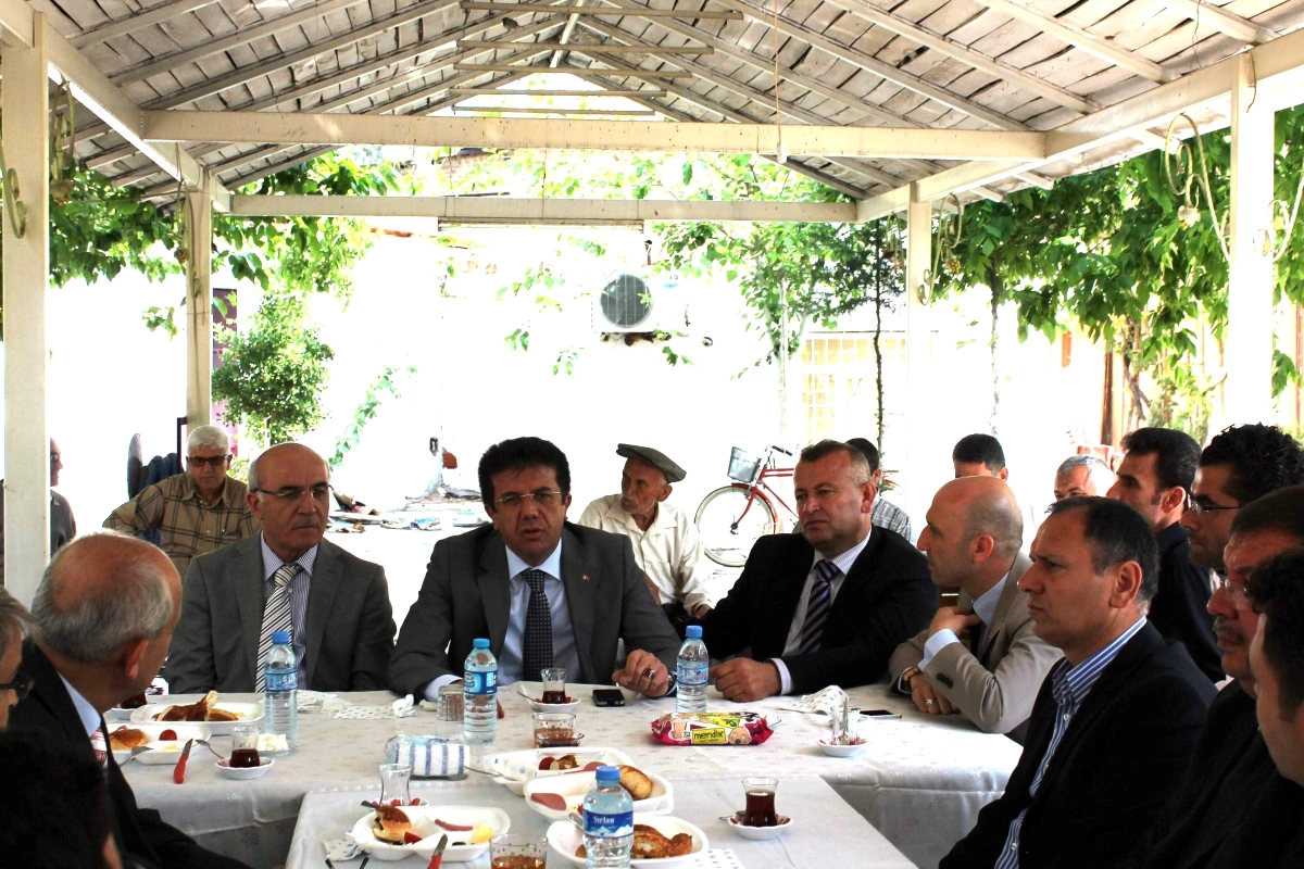 Zeybekci, Belediye Başkanları ile Bir Araya Geldi