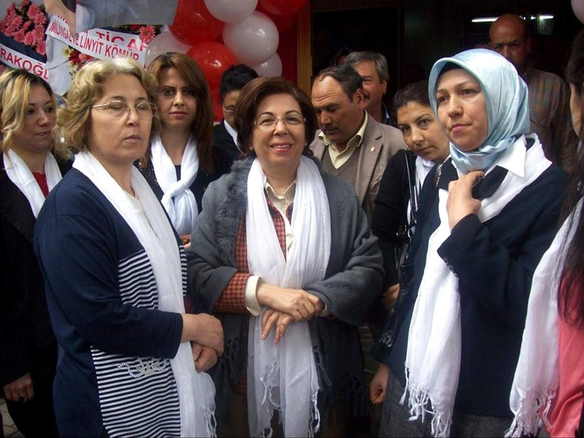 AK Parti\'li Bayan Vekil Anneleri Unutmadı