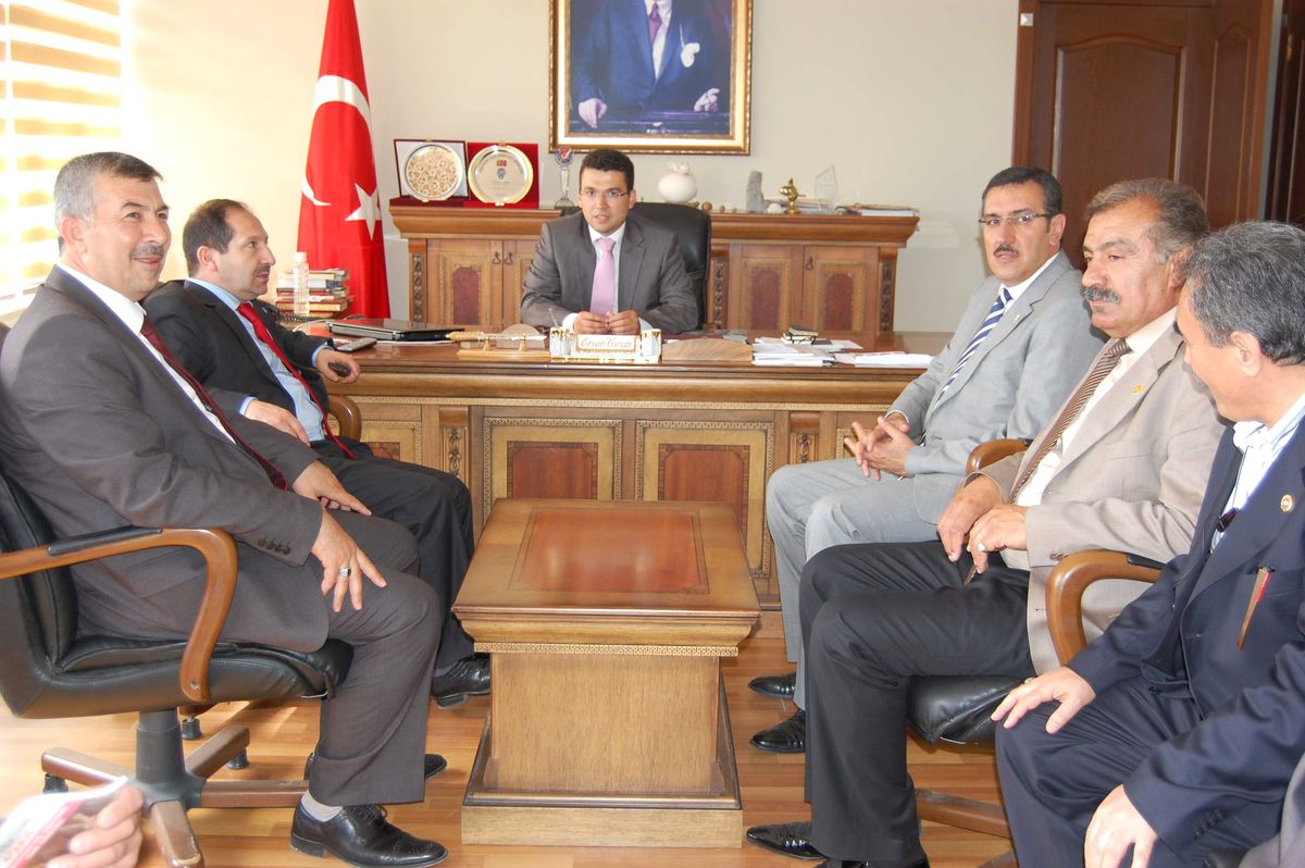 AK Parti'li Öz, Arapgir'de Esnafları Ziyaret Etti
