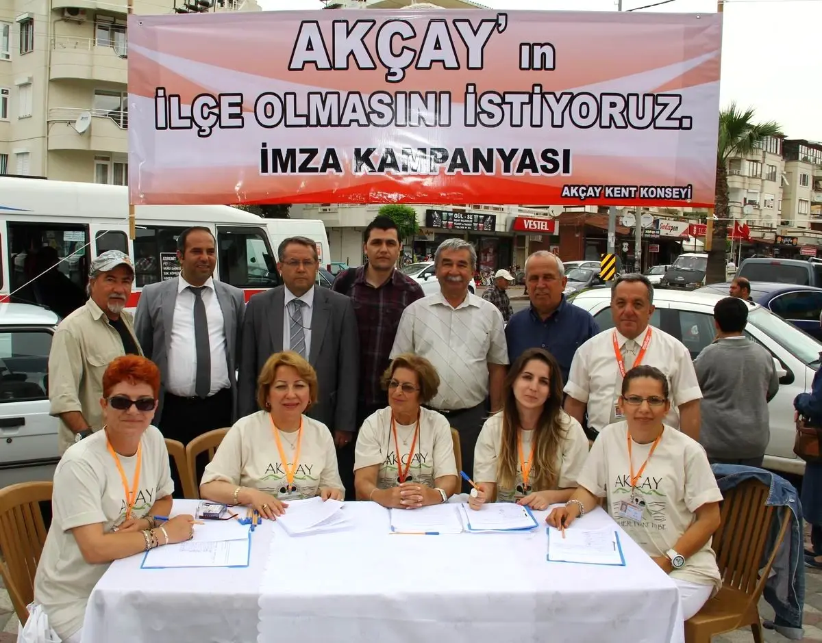 Akçay\'ın İlçe Olması İçin İmza Kampanyası Başlatıldı