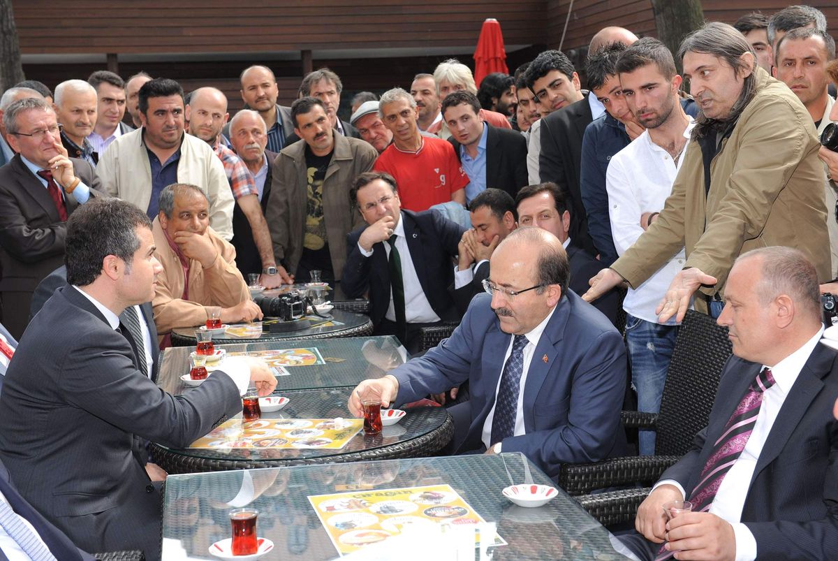 Bakanların Çay Keyfi