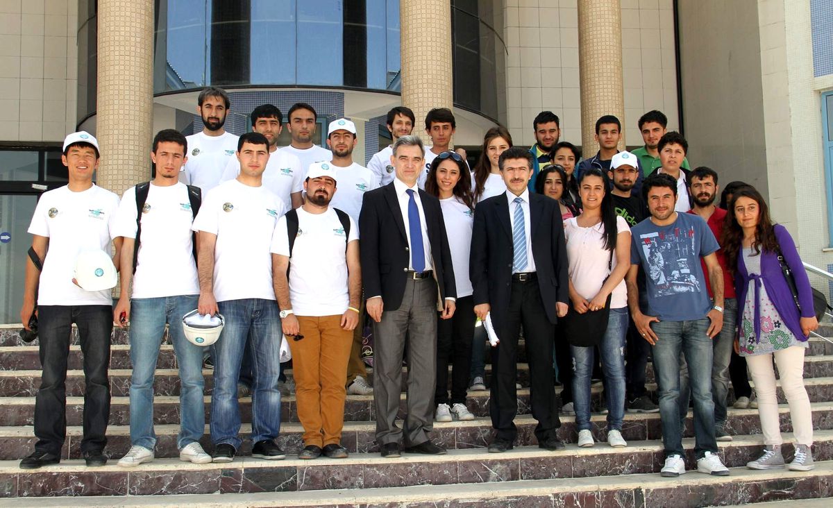 Balıkesir Üniversitesi\'nden \'İnceleme, Bilinçlenme ve Sosyal Sorumluluk\' Projesi