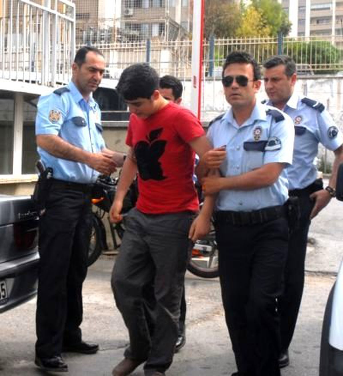 Banka Soymaya Kalkışan Liseli Özür Diledi (2)