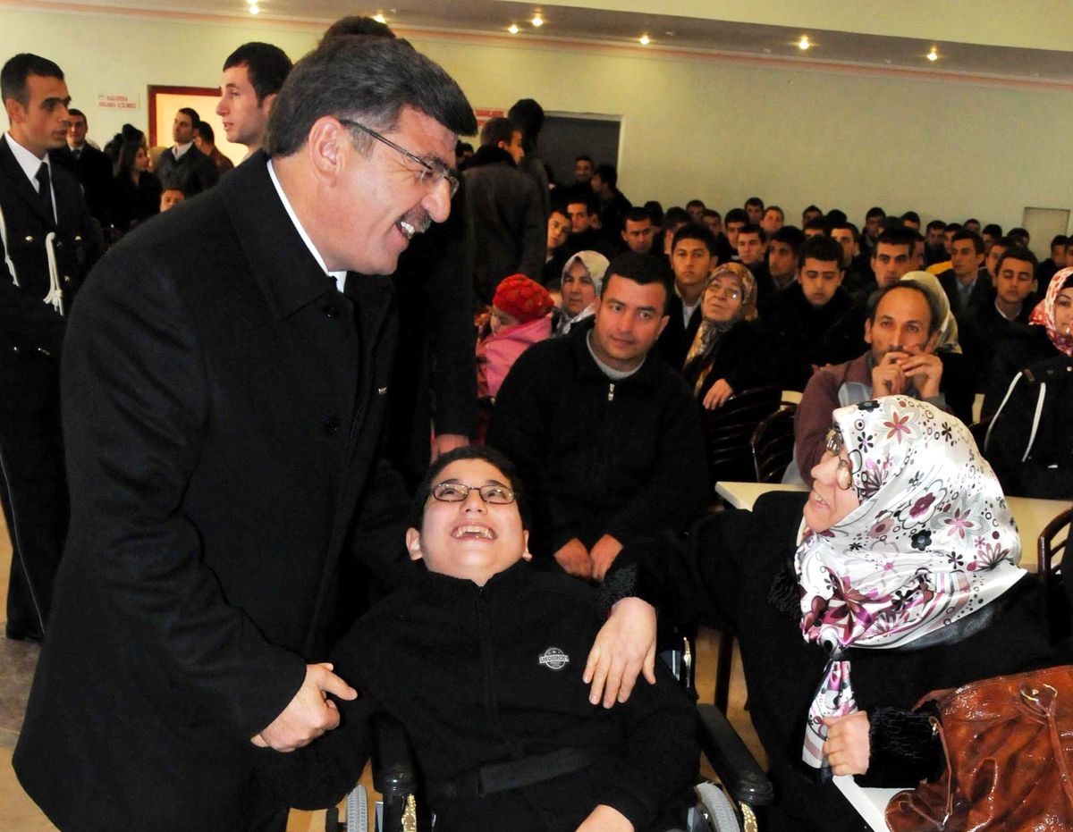 Başkan Akdoğan; 'Engellilerimizin Yüzünü Güldürelim'