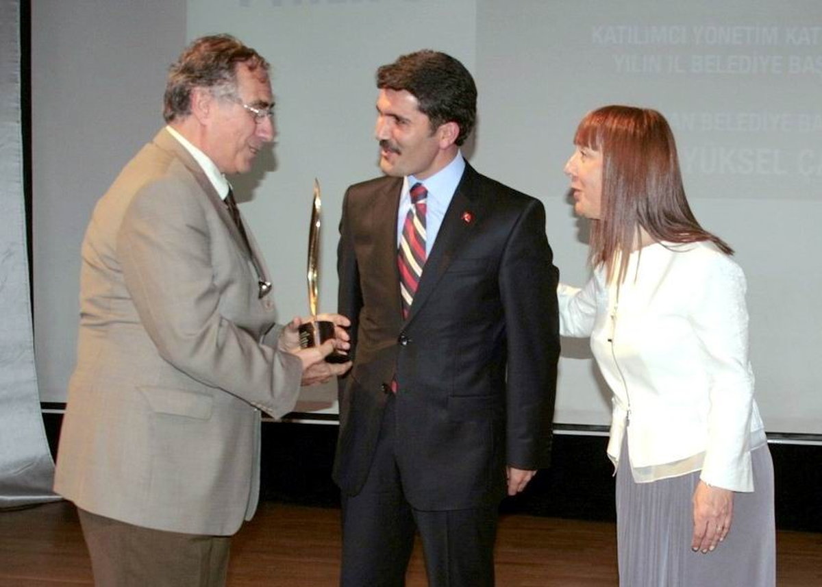 Başkan Çakır Yılın Belediye Başkanı Seçildi