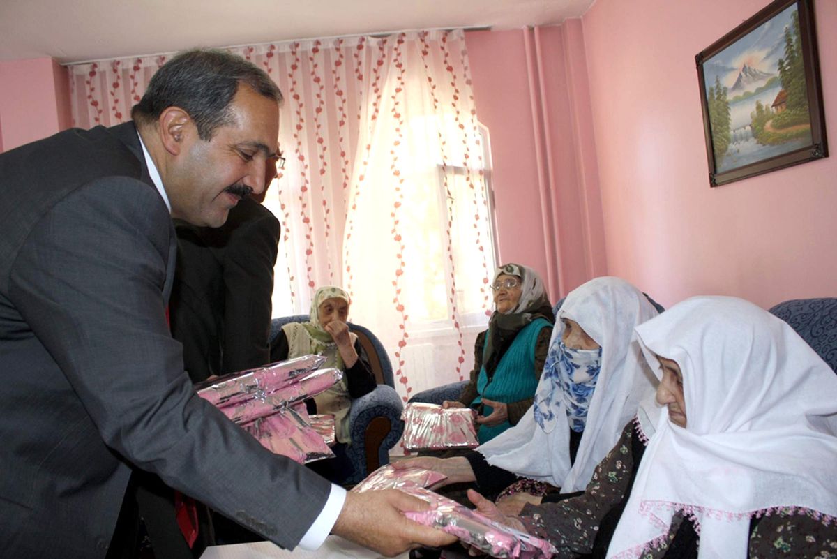 Belediye Başkanı Doğan Ürgüp Anneler Günü\'nü Kutladı
