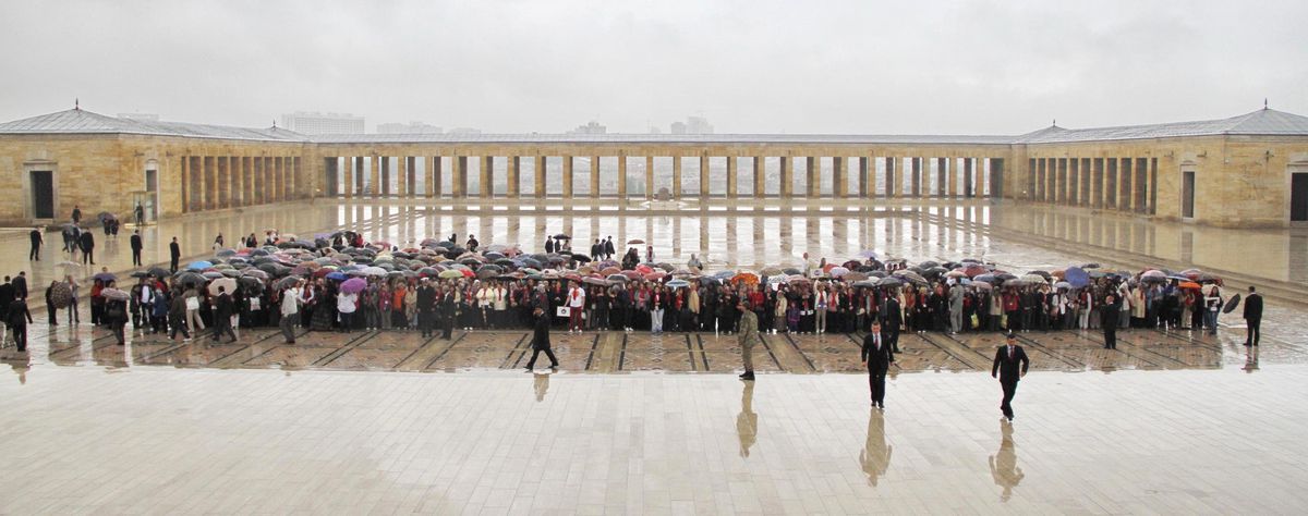 Bin Kadın Anıtkabir\'e Gitti