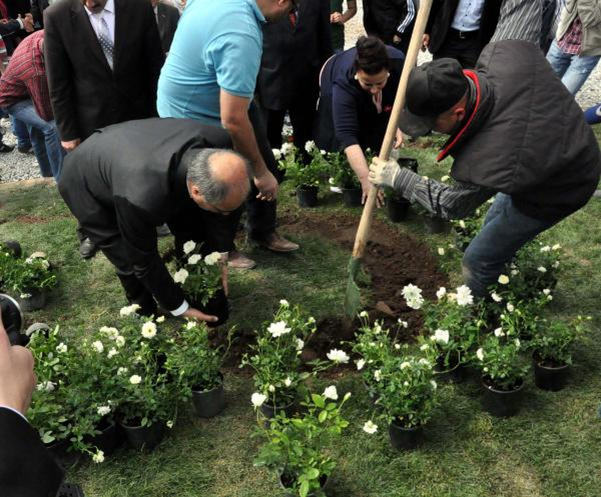 Bitlis Eren Üniversitesi\'nde Sevgi Bahçesi