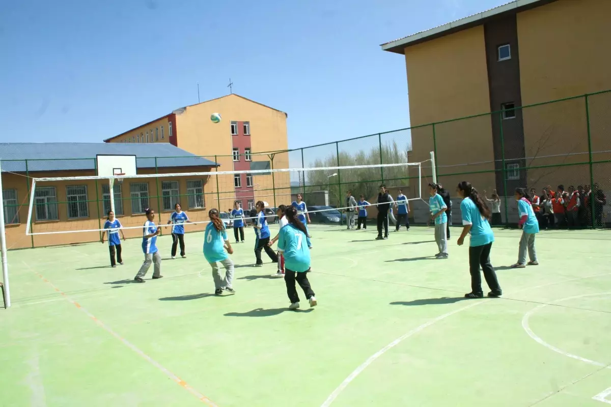 Bulanık'ta Voleybol Turnuvası