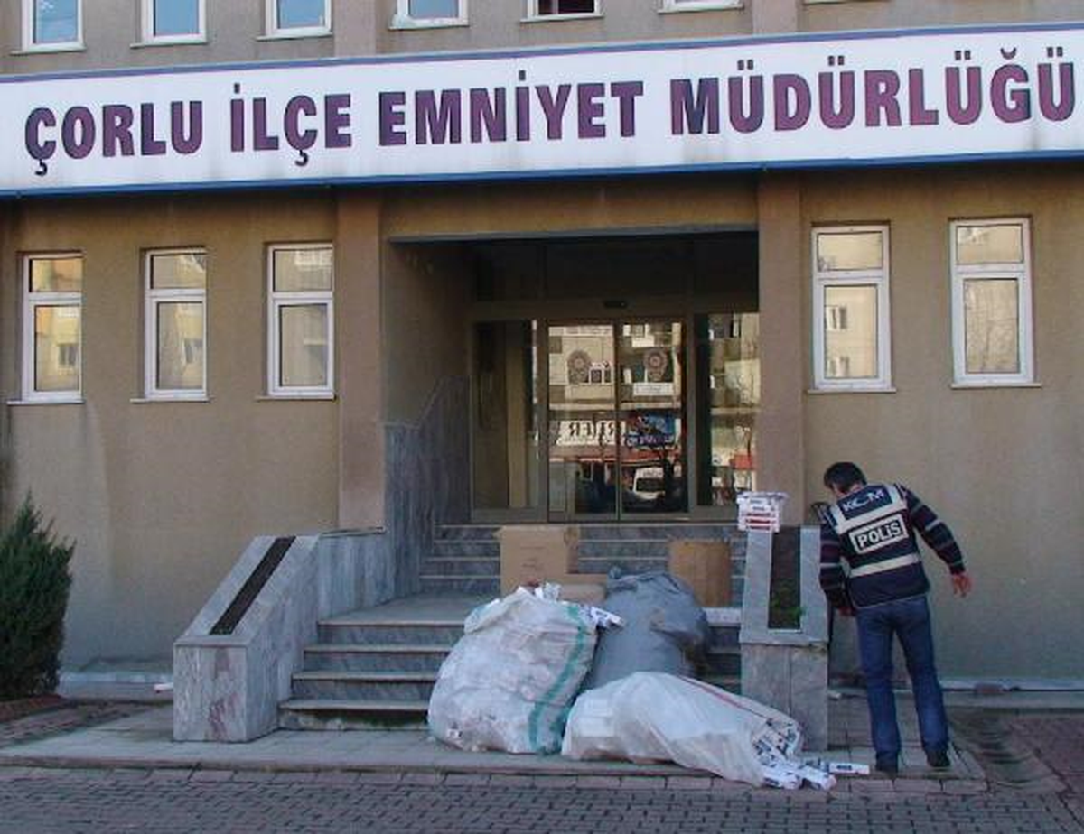 Çorlu\'da 23 Bin Paket Kaçak Sigara Ele Geçirildi