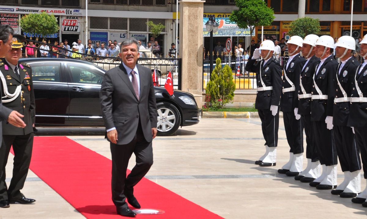 Cumhurbaşkanı Gül, Vali\'yi Makamında Ziyaret Etti