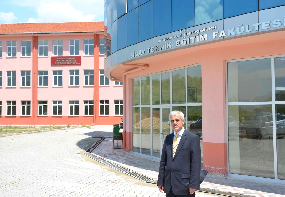 Dekan Gavas'tan Simav Teknoloji Fakültesine Yeni Öğrenci Alımı Müjdesi