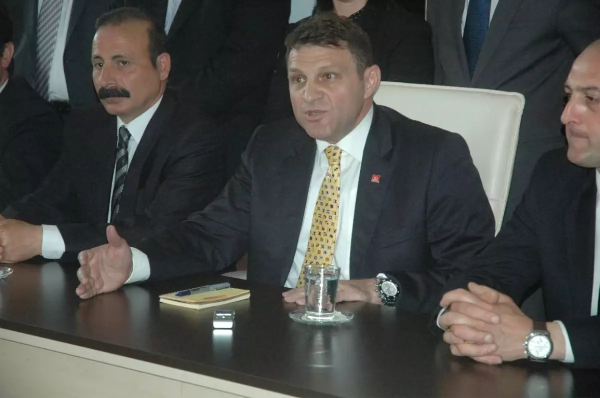 Deniz Harp Okulu Eski Komutanı Emekli Tuğamiral Türker Ertürk, CHP Trabzon İl Başkanlığı'na...