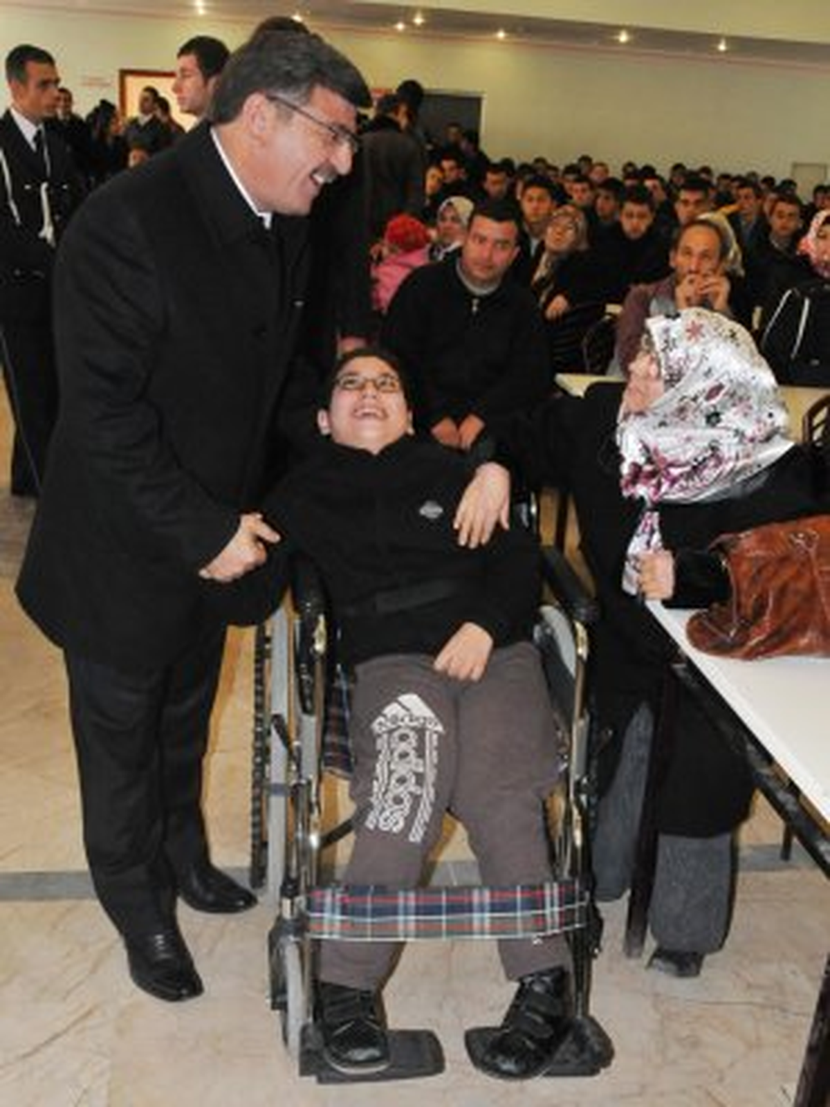 "Engellilerimizin Yüzünü Güldürelim"