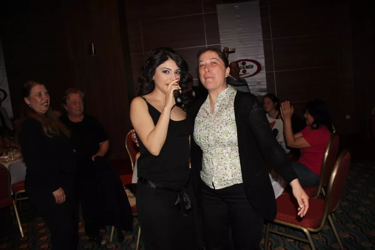 Ereğli\'de Fatma İşçan Konserine Büyük İlgi