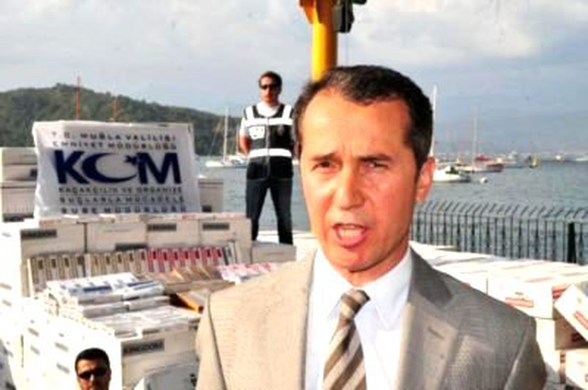 Fethiye\'de ABD Bayraklı Lüks Yatta 500 Bin Paket Kaçak Sigara Ele Geçirildi (2)