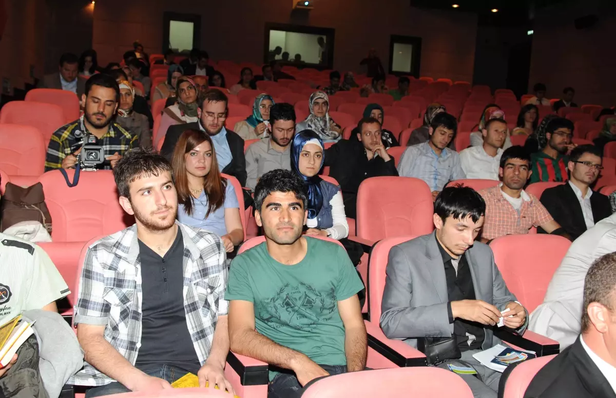 "Geçmişte ve Günümüzde Paylaştığımız Avrupa" ve "Dünya Seyyahı Evliya Çelebi" Paneli Düzenlendi