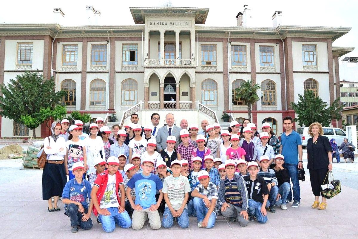 Gördesli Dev Öğrenciler Manisa\'yı Tanıma Turuna Çıktı
