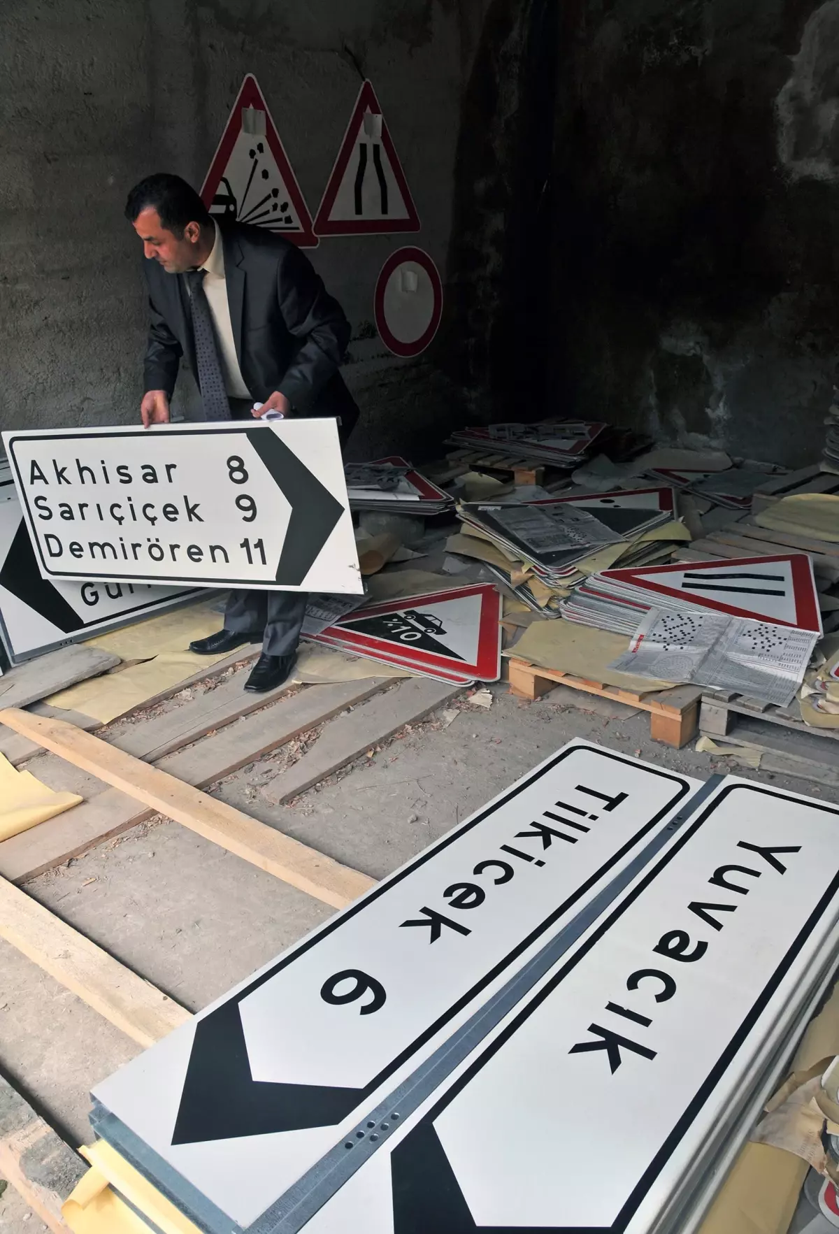 Gümüşhane Köy Yollarında Tabela Seferberliği