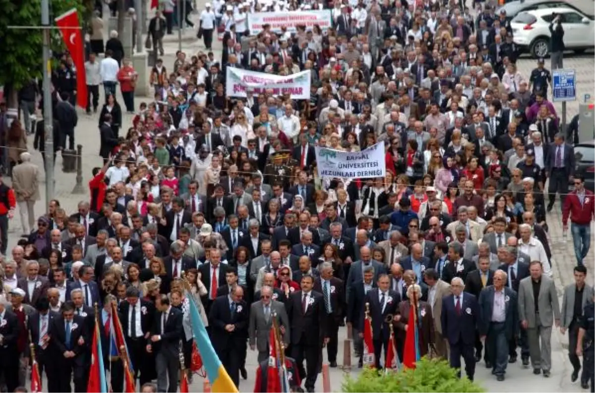 Hayırsever İşadamı İzzet Baysal İçin Sevgi Yürüyüşü