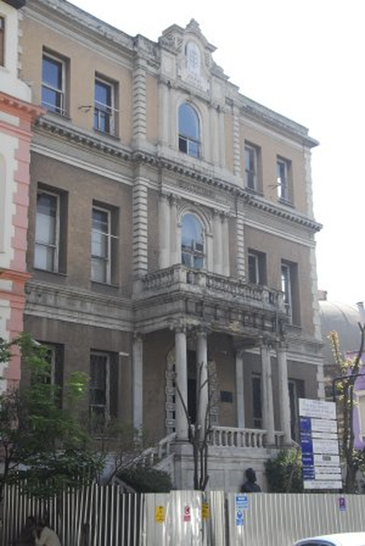 Hizmet Binası Restore Ediliyor