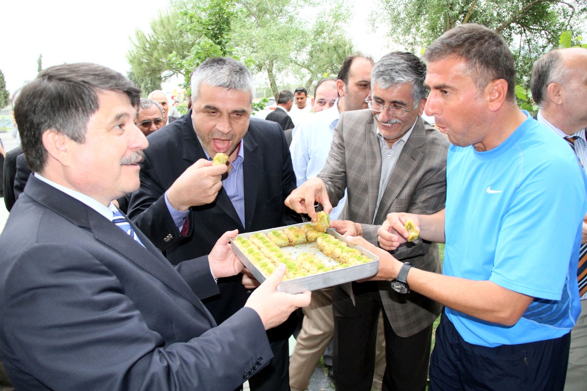 Hüseyin Tanrıverdi, Akhisar Belediyespor'u Ziyaret Etti