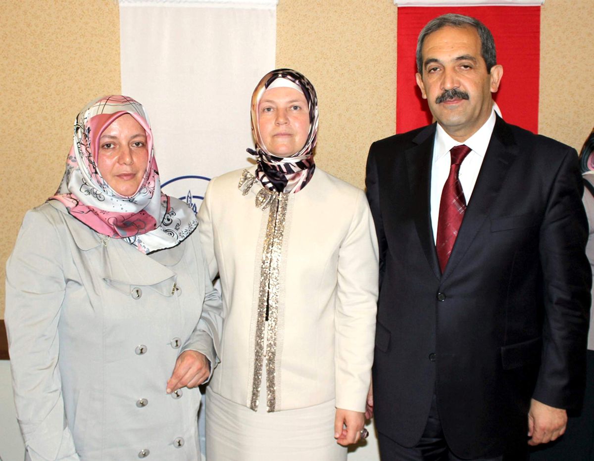 İki Engelli Annesi \'Yılın Annesi\' Seçildi