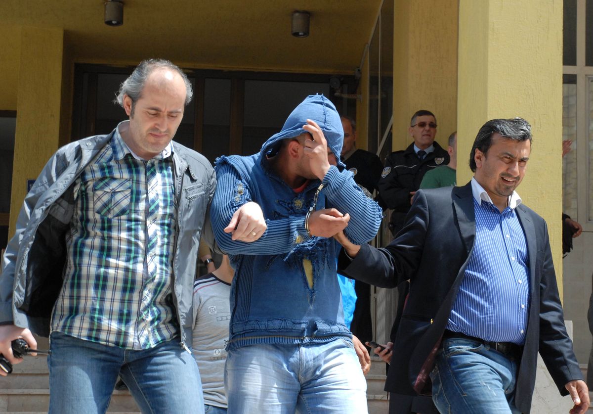 Kadın Avukatın Bürosunu Isınmak İçin Yakmış