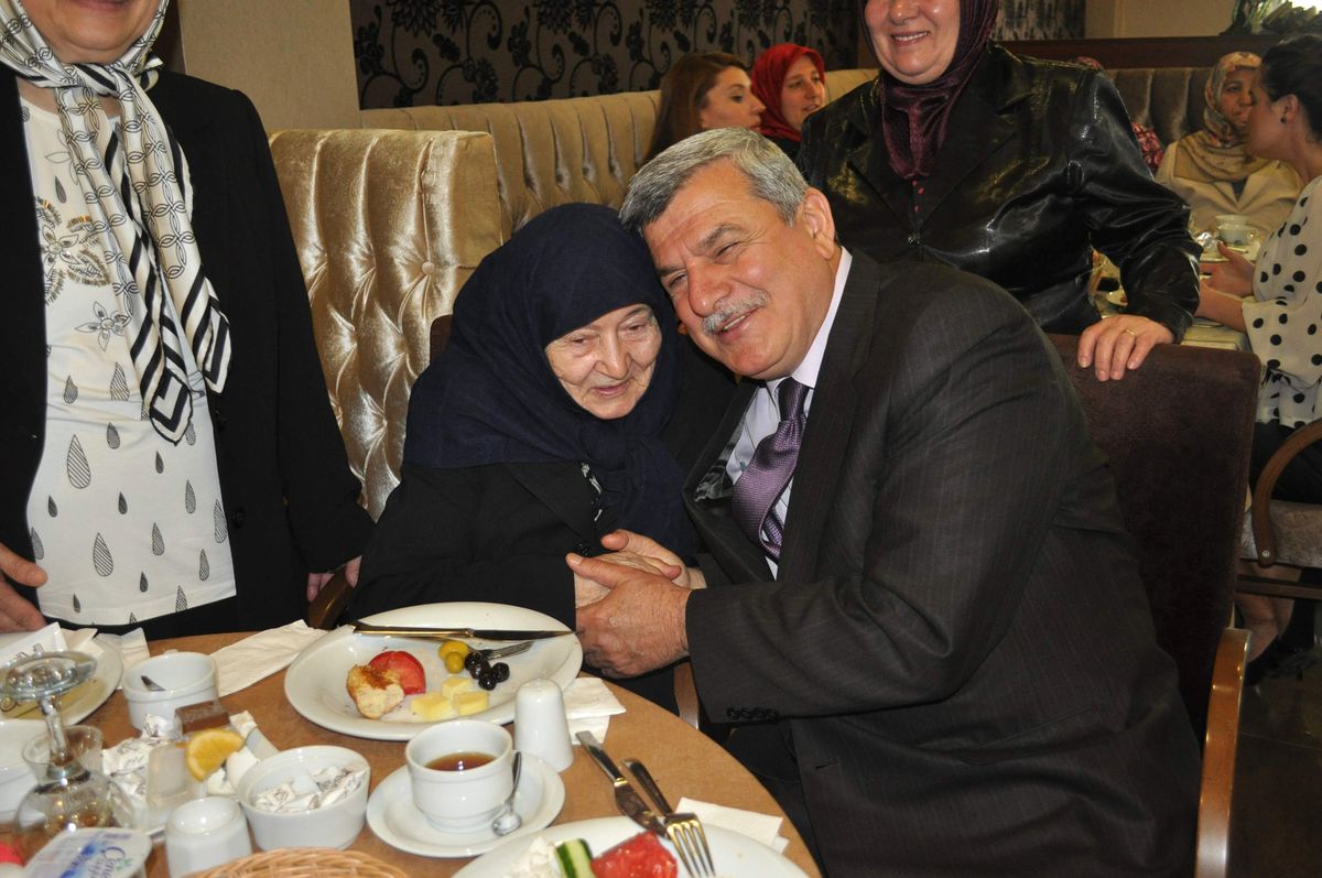 Karaosmanoğlu ve Civelek, Nevzat Doğan\'ı Annesine Şikayet Etti