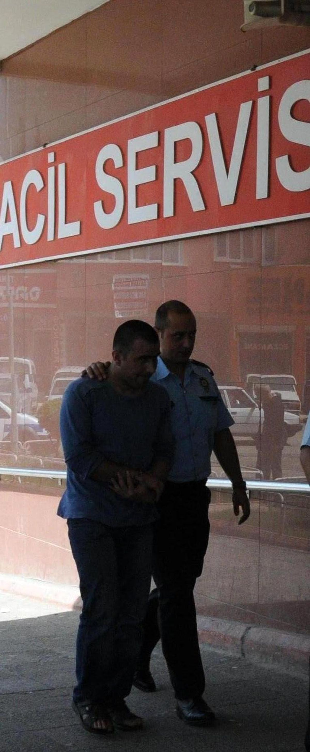 Karısını Tornavidayla Yaraladı