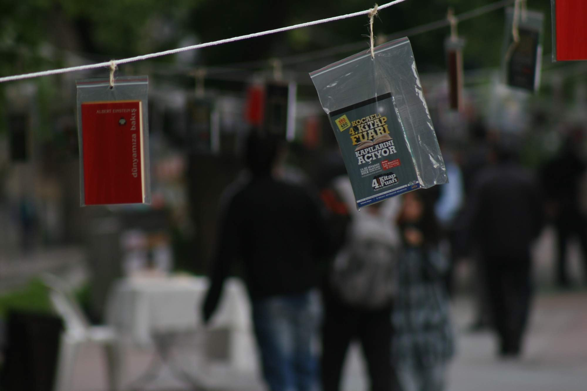 Kocaeli\'de Ağaçlar Kitap Açtı