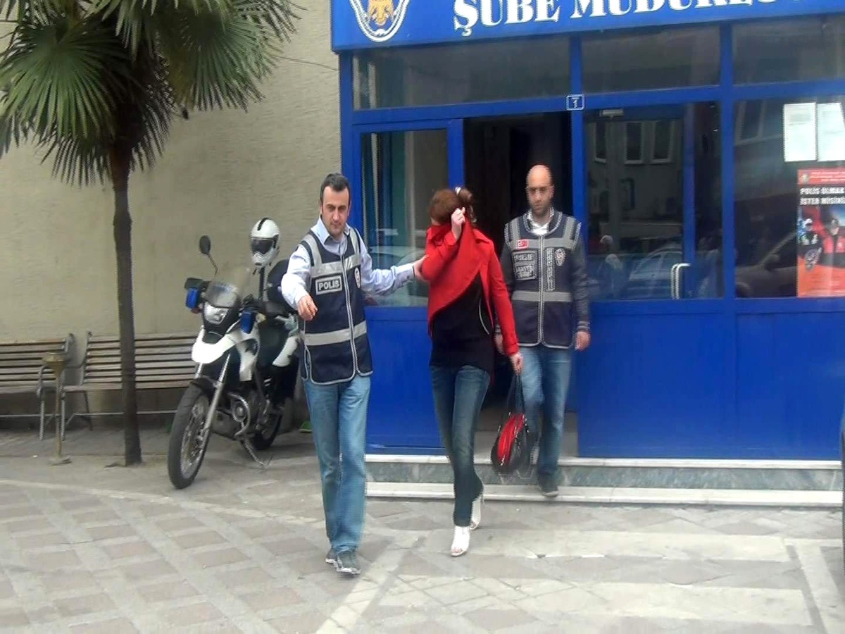 Kocaeli\'nde Fuhuş Baskınları: 2 Gözaltı