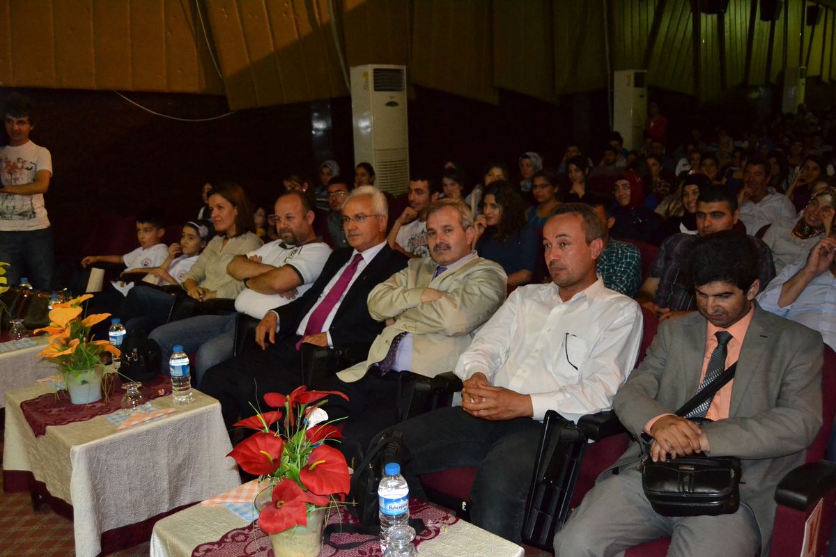 Kozan\'da Engelliler İçin Tiyatro Gösterisi