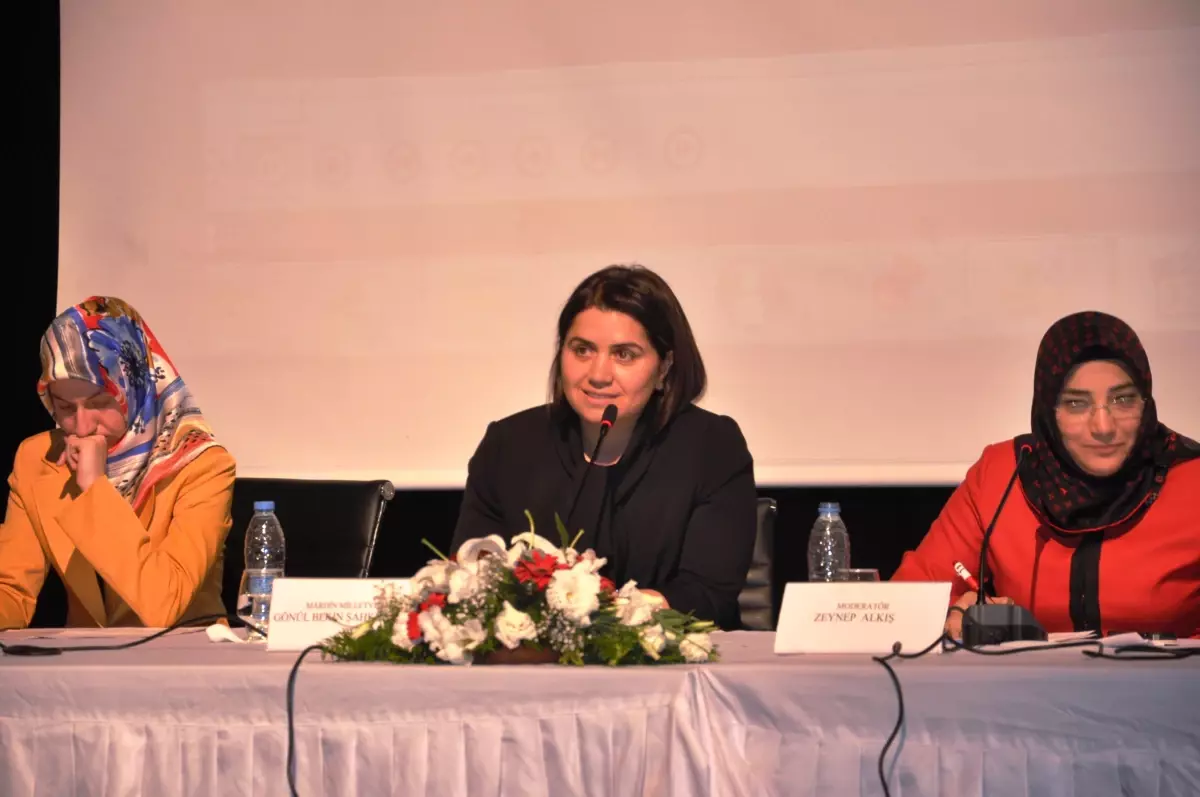 Mardin\'de \'Doğu\'da Kadın\' Paneli Düzenlendi