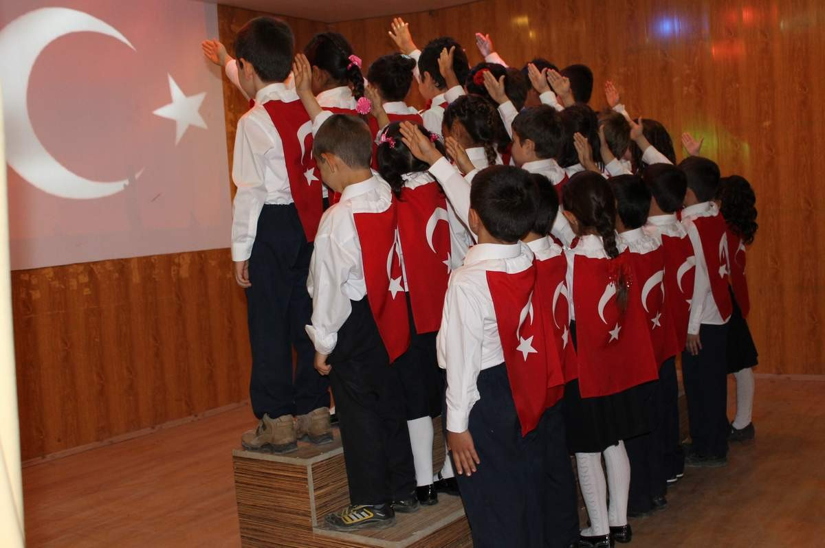 Minik Öğrencilerden Okuma Bayramı