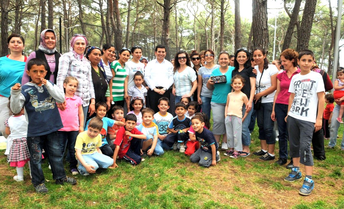 Öğrenciler Kent Ormanı\'nda Piknik Yaptı