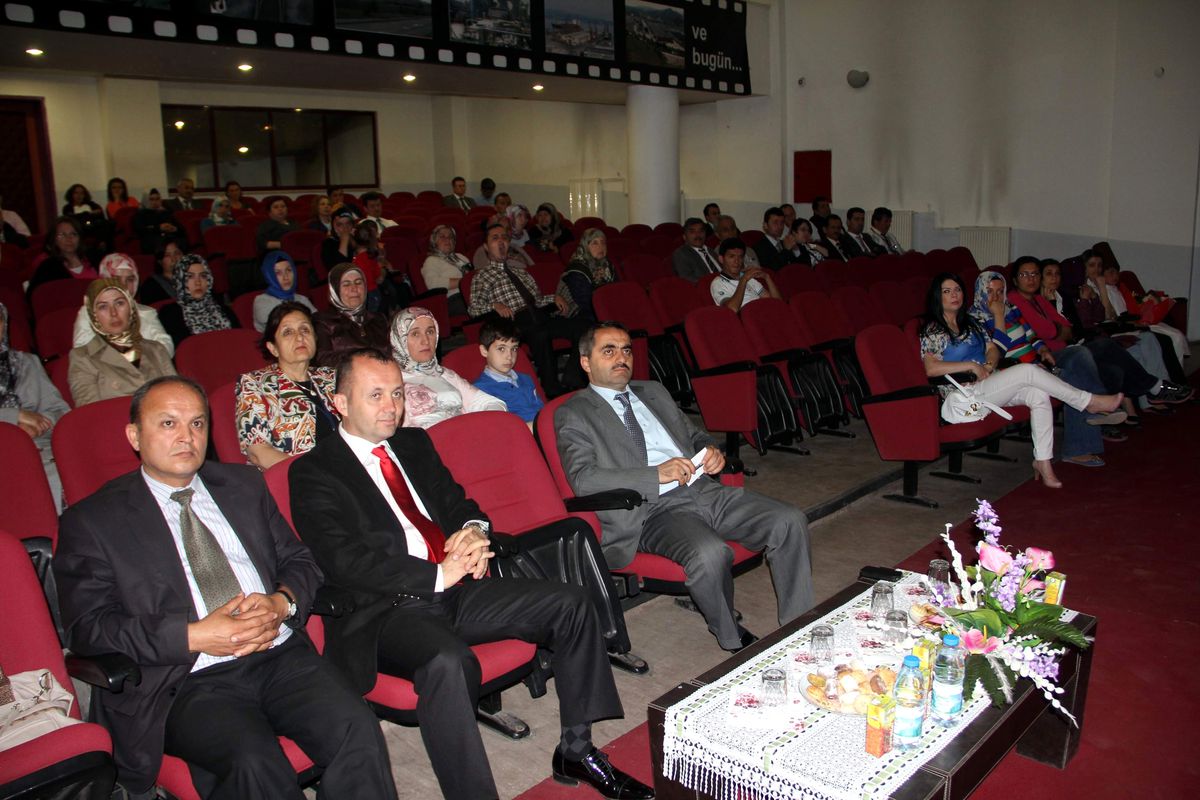Özel Şafak Eğitim\'den Konferans