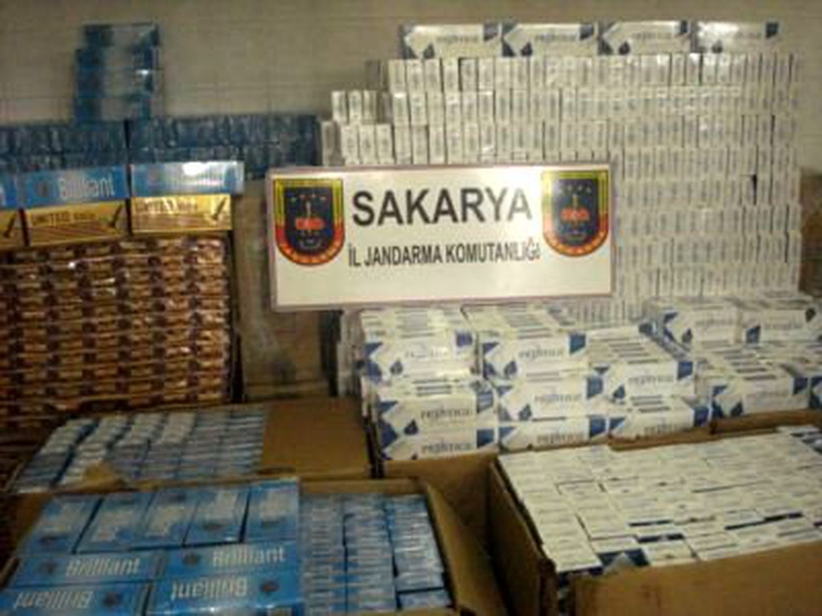 Sakarya\'da 49 Bin Paket Kaçak Sigara Ele Geçirildi