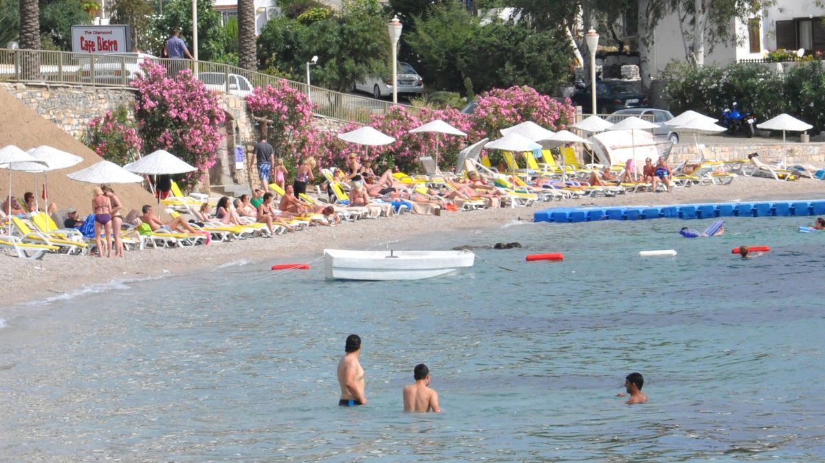 Sezonun İlk Gemisi Bodrum\'a Yanaştı