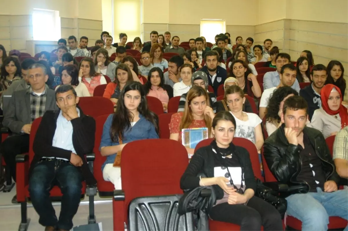 'Türkiye Ekonomisi ve Merkez Bankası' Konferansı