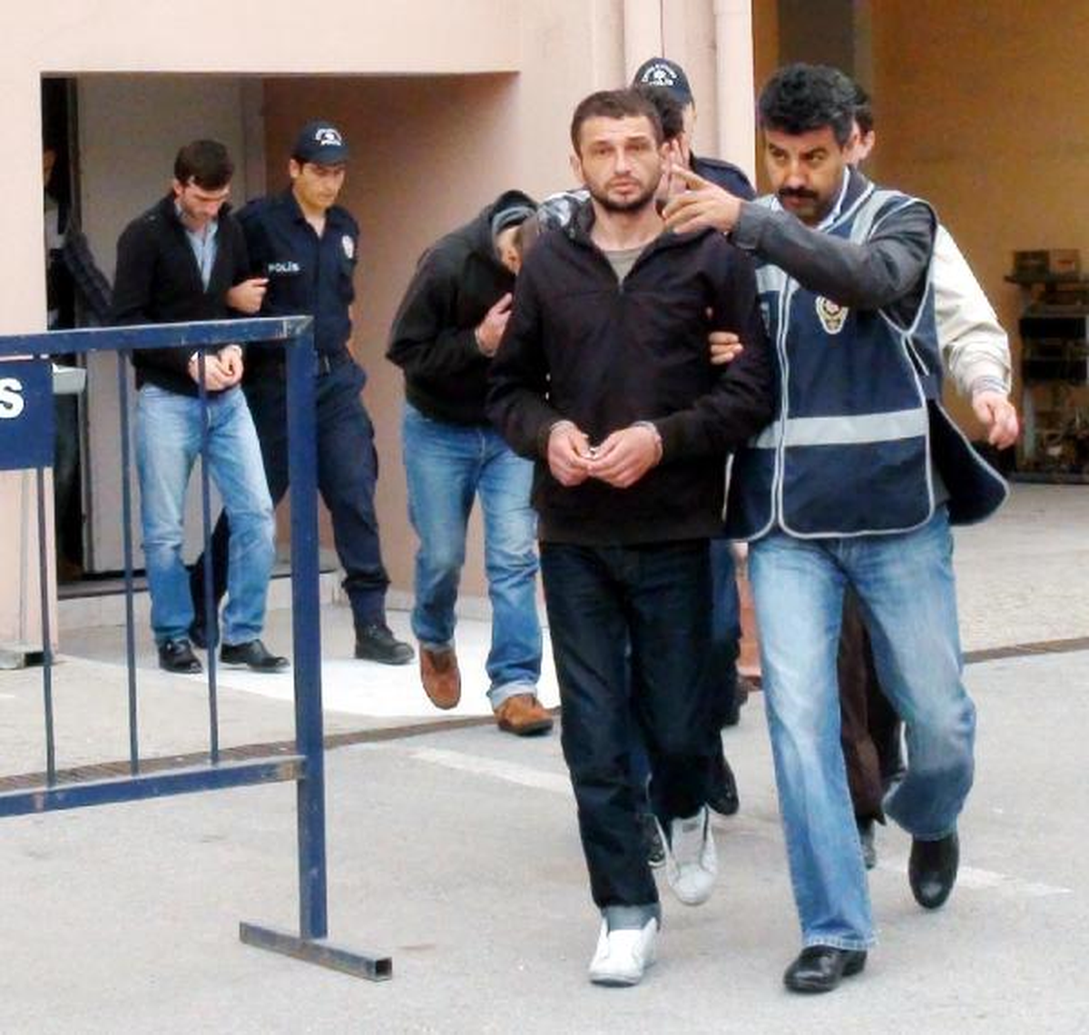 Uyuşturucu Tacirlerine Özel Harekatlı Şafak Operasyonu