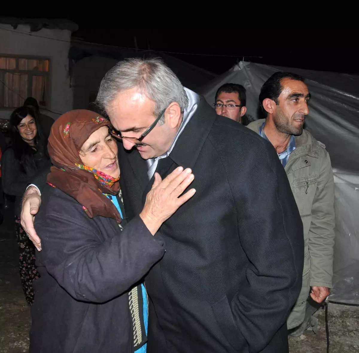 Vali Karaloğlu\'ndan Anneler Günü Masajı